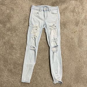 american eagle light wash blue ripped jeans